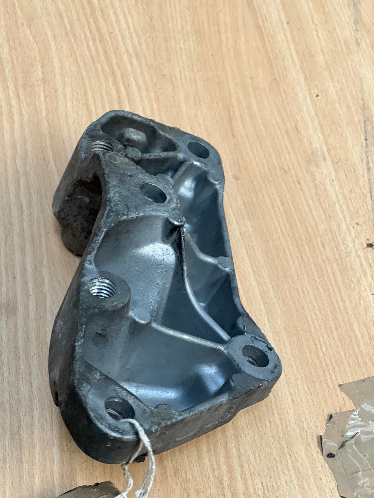 LAND ROVER DISCOVERY SPORT L550 2014-19 Gearbox Left Mount Bracket EJ327M125AA