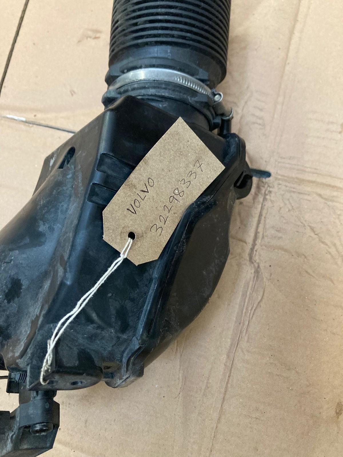 VOLVO XC60 (2nd gen) Fresh Air Pipe / Resonator 32298337 Used