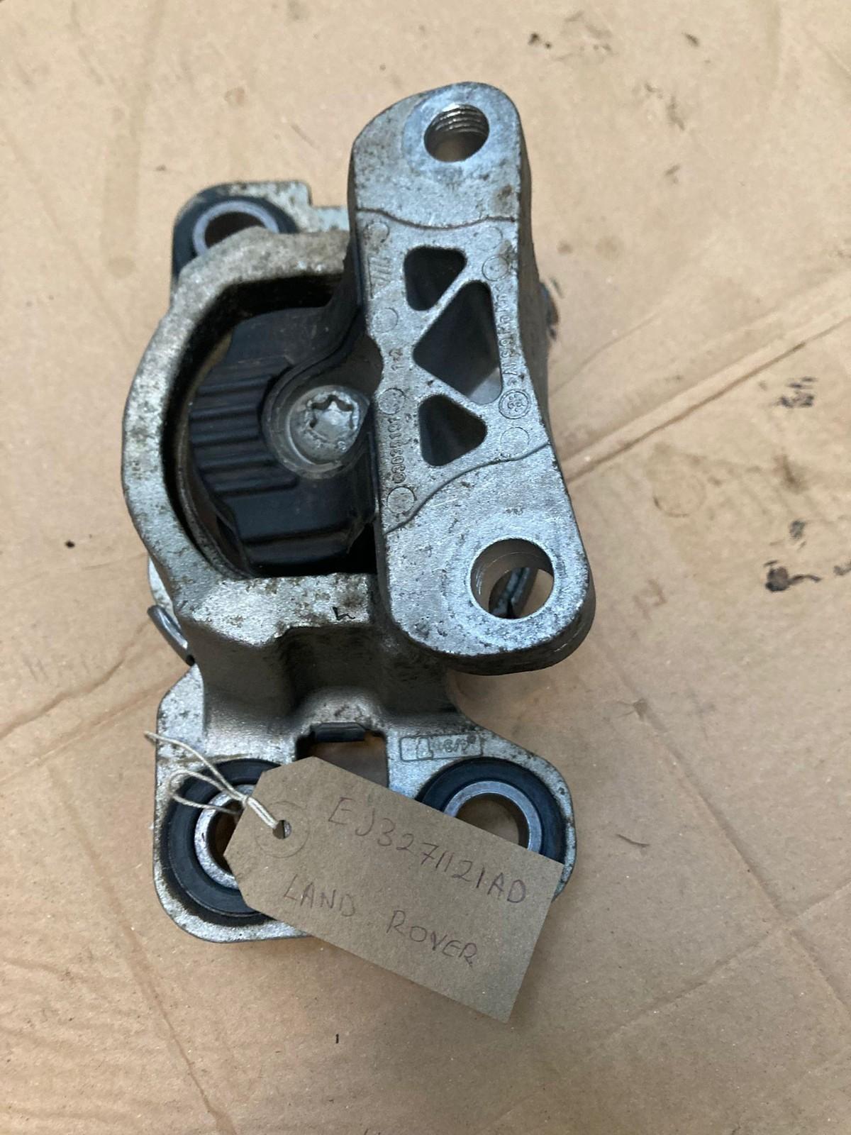 Range Rover Evoque (2011-2017) L538 Left Engine Mount EJ3271121AD