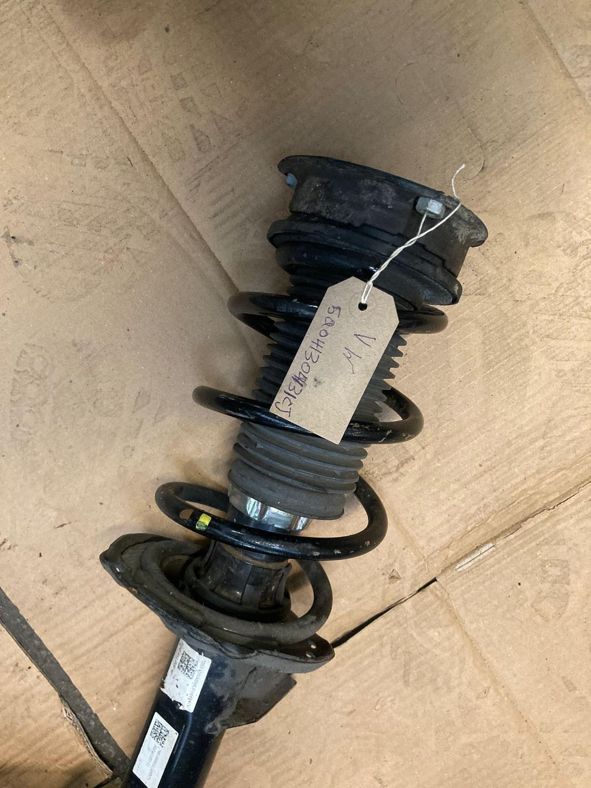 VW GOLF 2013-2019 MK7 GTD DRIVERS SIDE FRONT SUSPENSION LEG 5Q0413031CJ