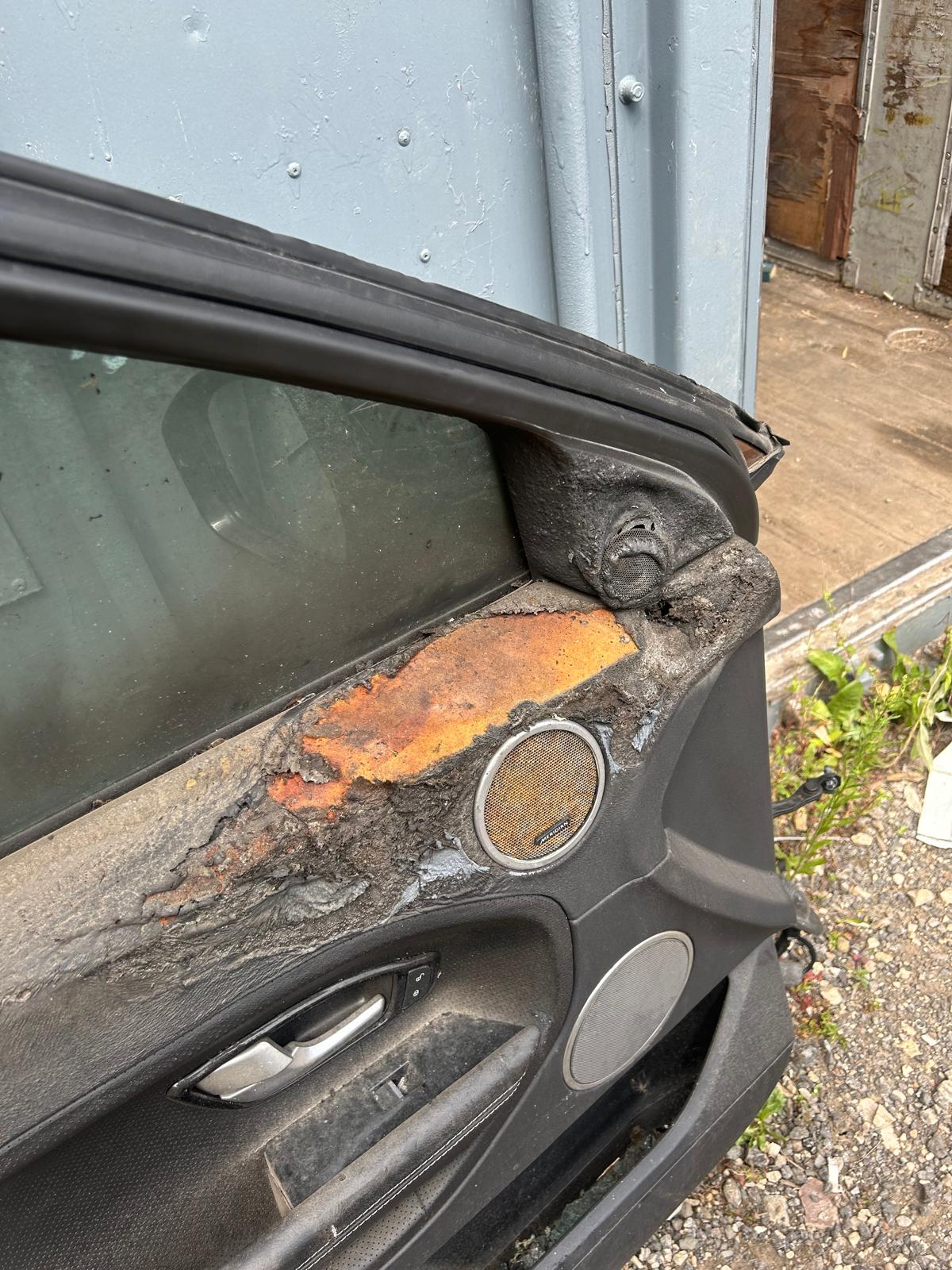 Range Rover Evoque 2011-2018 Passanger Side Front Door Complete