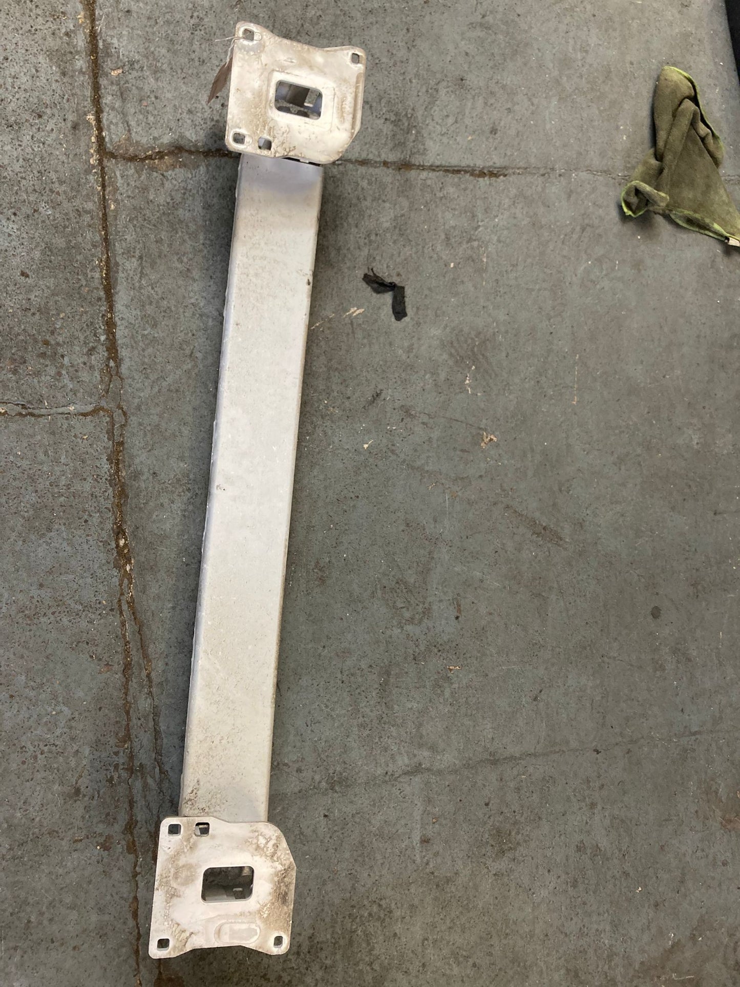 Range Rover Evoque L538 Rear Bumper Reinforcement Bar BJ3217906AC 2011-2019