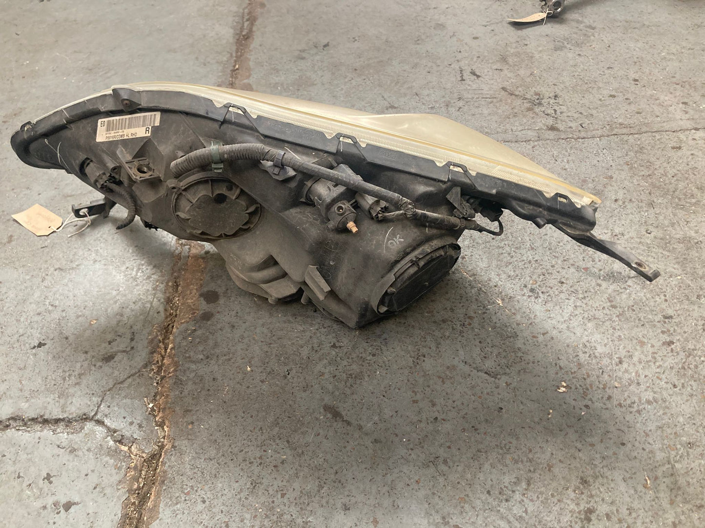 Honda CR-V MK3 2006-2012 Front Headlight Right Driver Side P6916R/COMB