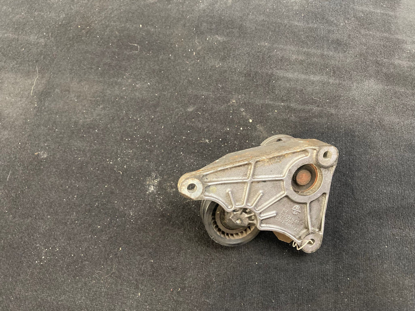 Range Rover L322 4.4 TDV8 Fan Pulley Bearing Bracket BH428609AB Used 2010–2012