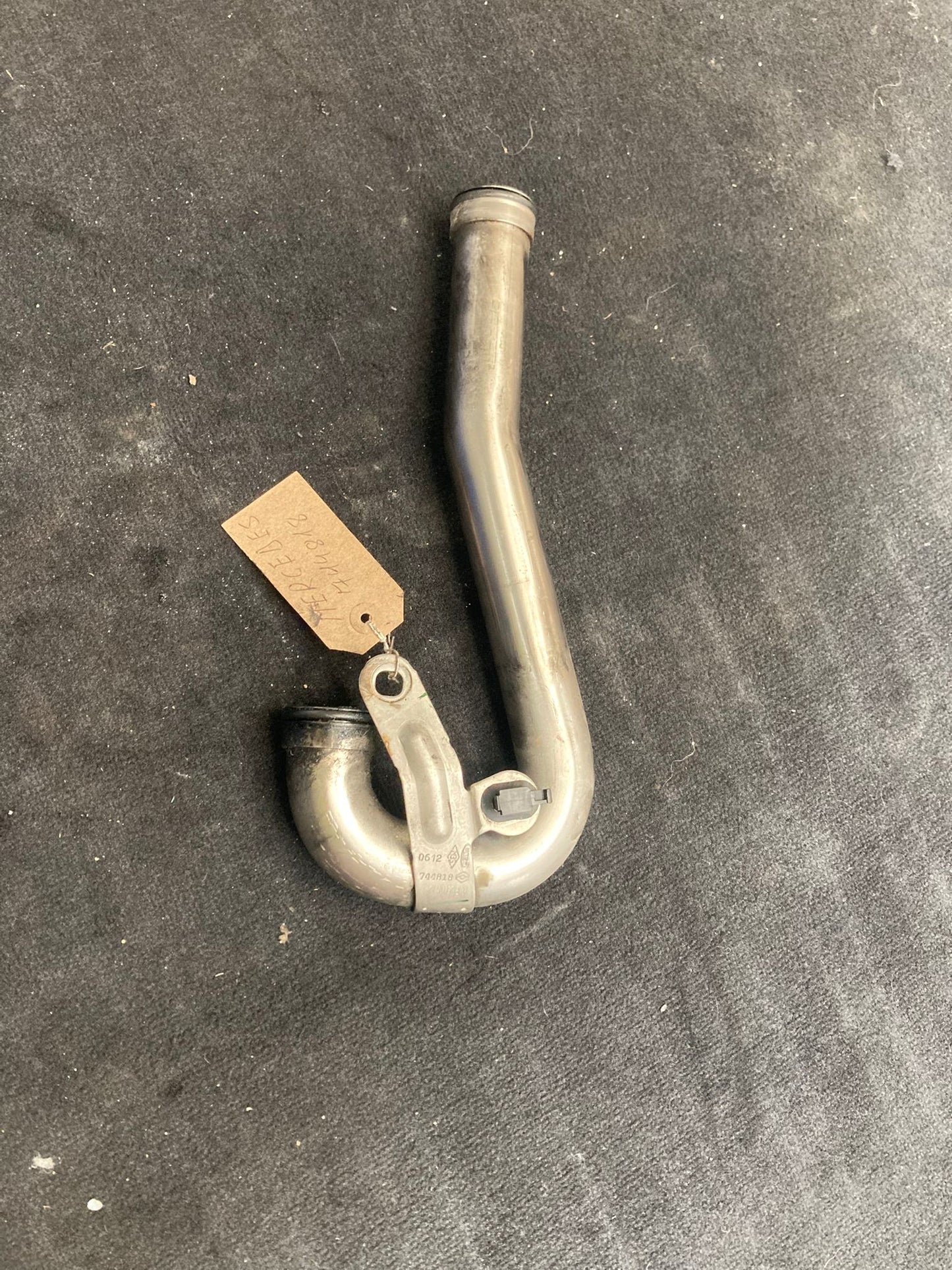 MERCEDES-BENZ A-CLASS W176 1.5 CDI EGR Valve Pipe / Line 744818