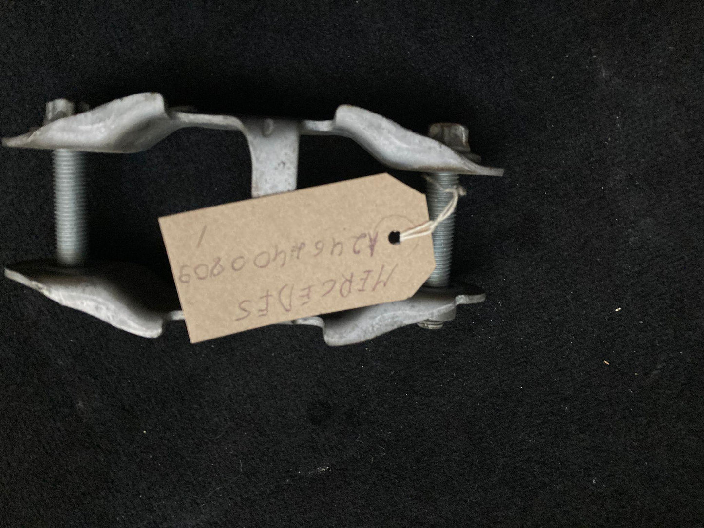 Mercedes A B CLA GLA Upper Engine Mount A2462400809 W176 W246 C117 X156