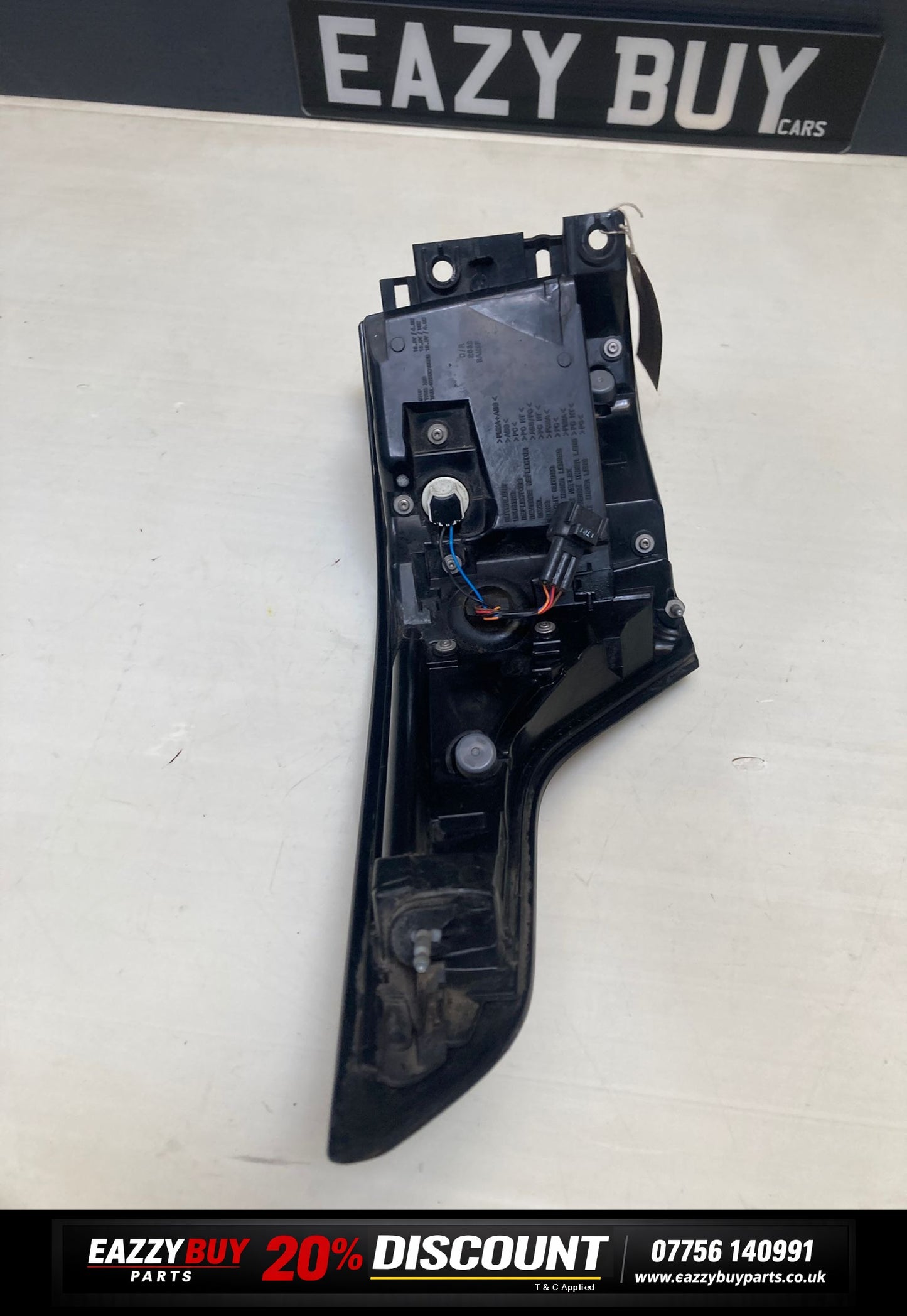 Land Rover Range Rover Rear Right Hand Light genuine  FR26320102