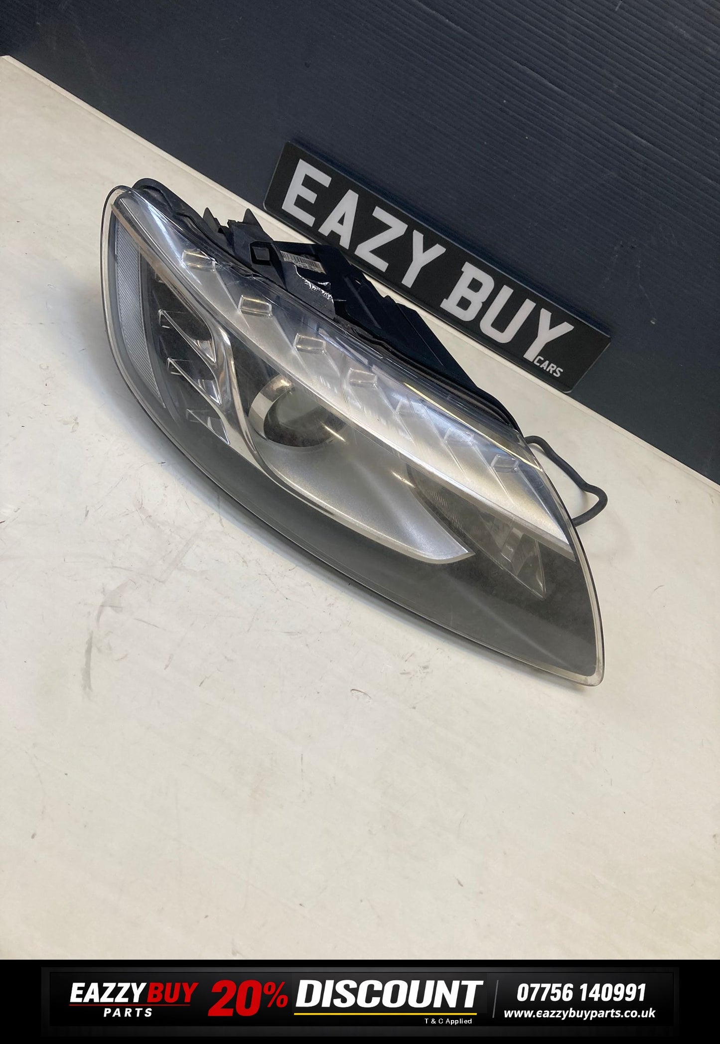 Audi Q7 MK1 06-08 Headlight Driver Side  Slight Damage 4l0941004
