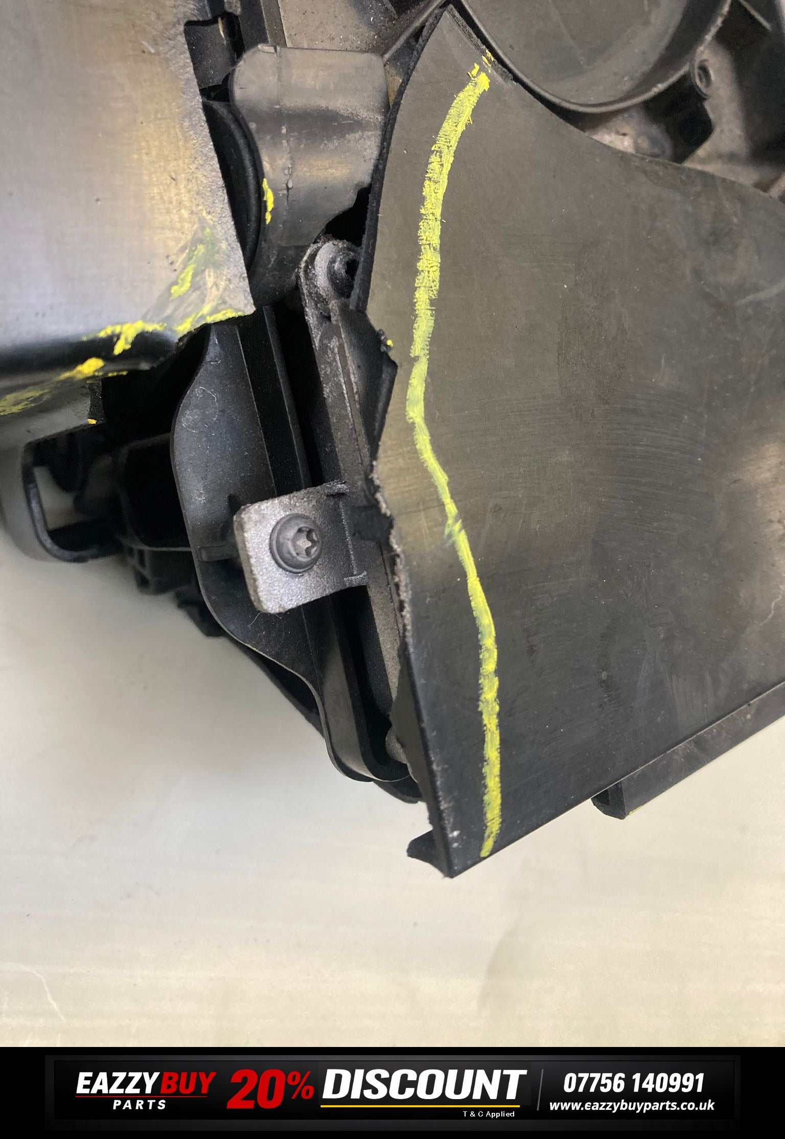 Audi Q7 MK1 06-08 Headlight Driver Side  Slight Damage 4l0941004