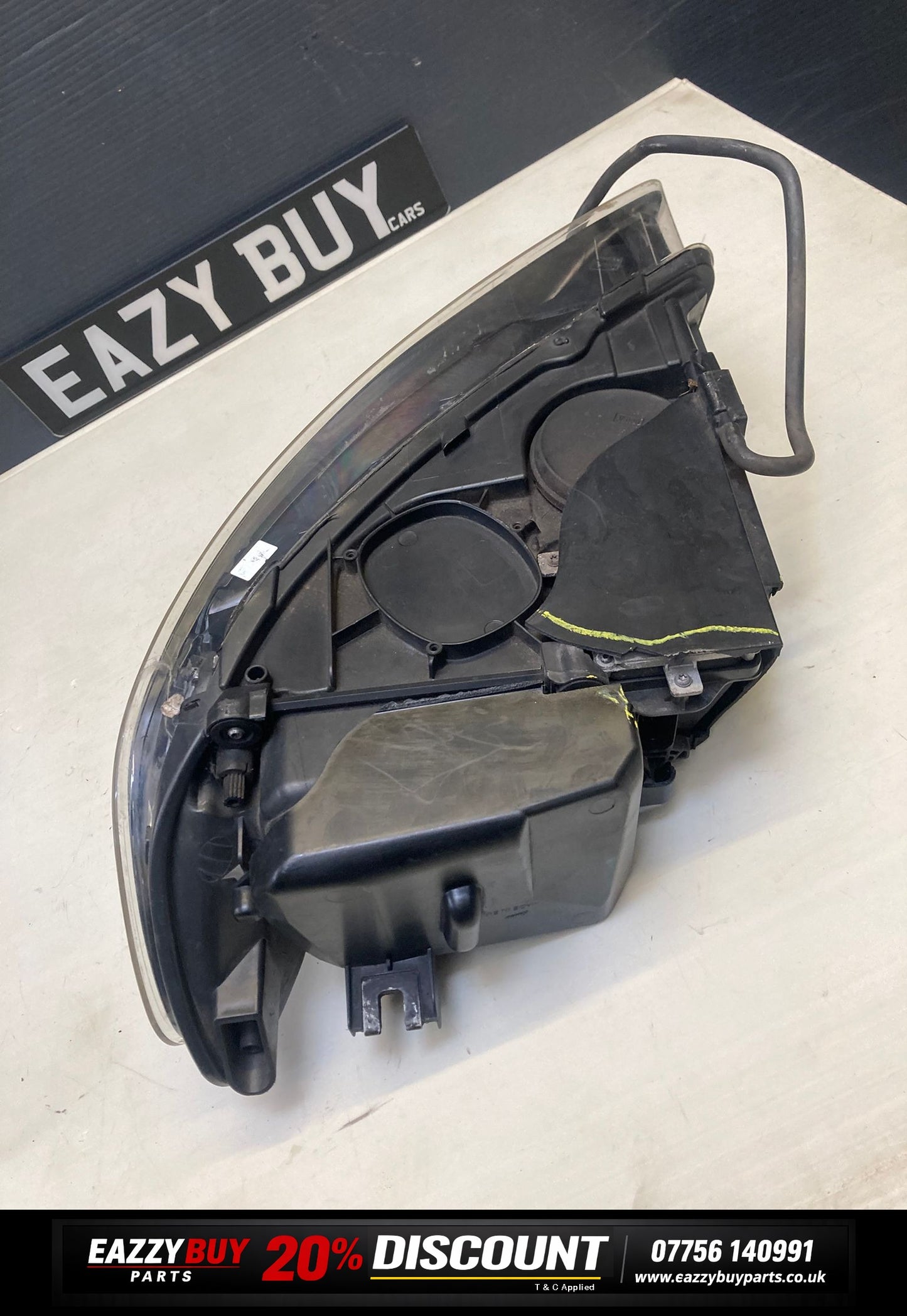 Audi Q7 MK1 06-08 Headlight Driver Side  Slight Damage 4l0941004
