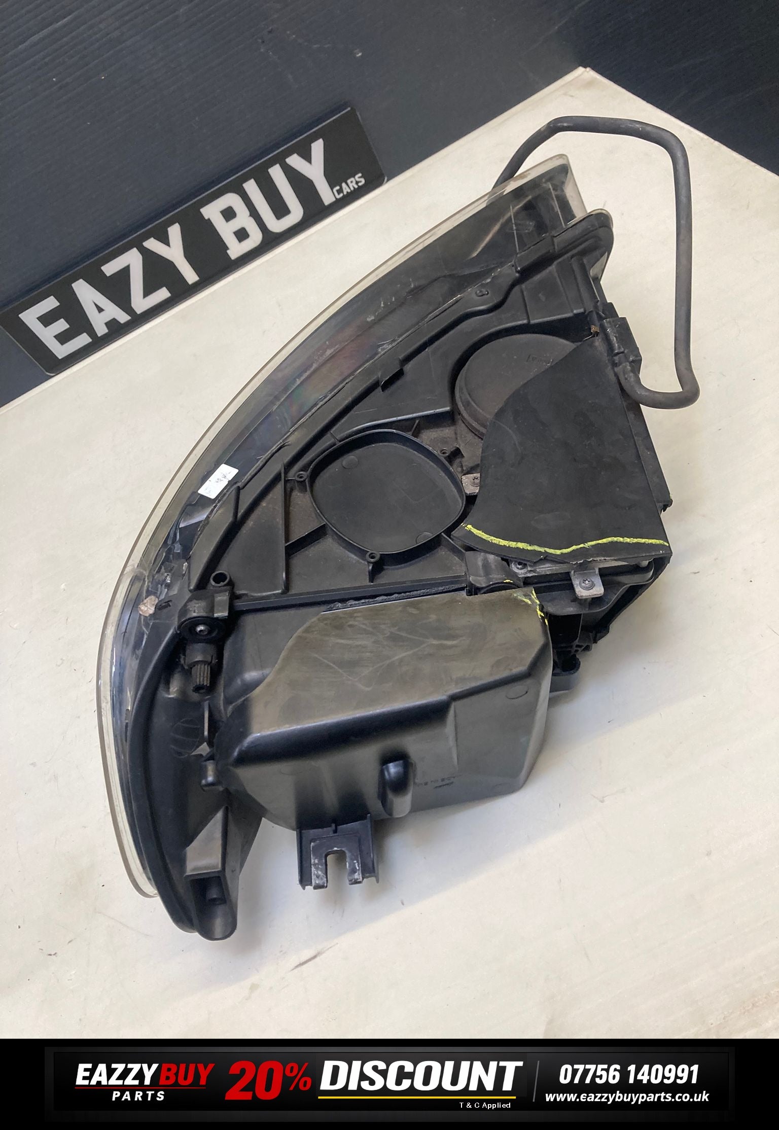 Audi Q7 MK1 06-08 Headlight Driver Side  Slight Damage 4l0941004