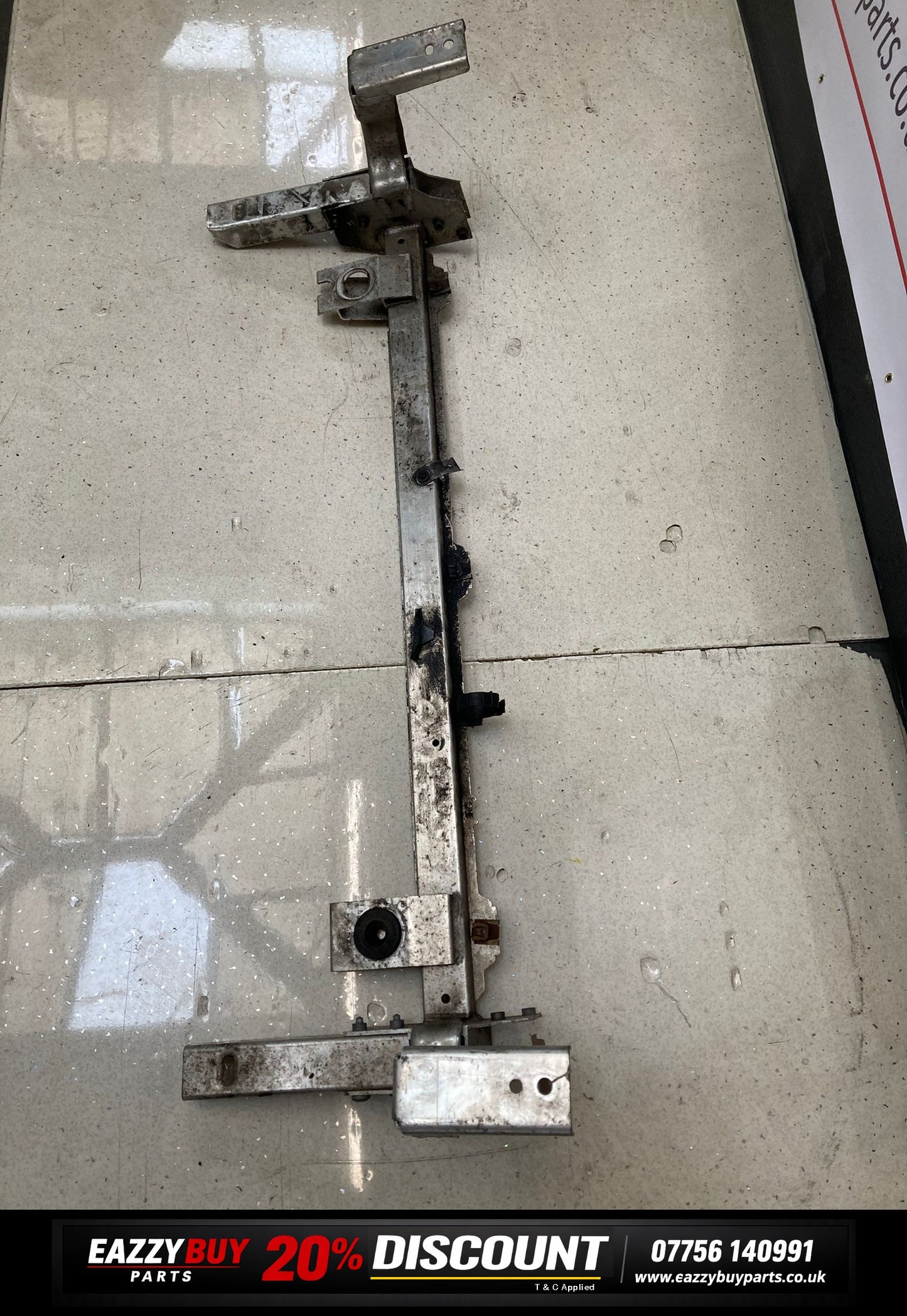 GENUINE MERCEDES B CLASS W246 RADIATOR SUPPORT BRACKET A2466260088