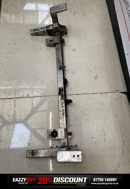 GENUINE MERCEDES B CLASS W246 RADIATOR SUPPORT BRACKET A2466260088