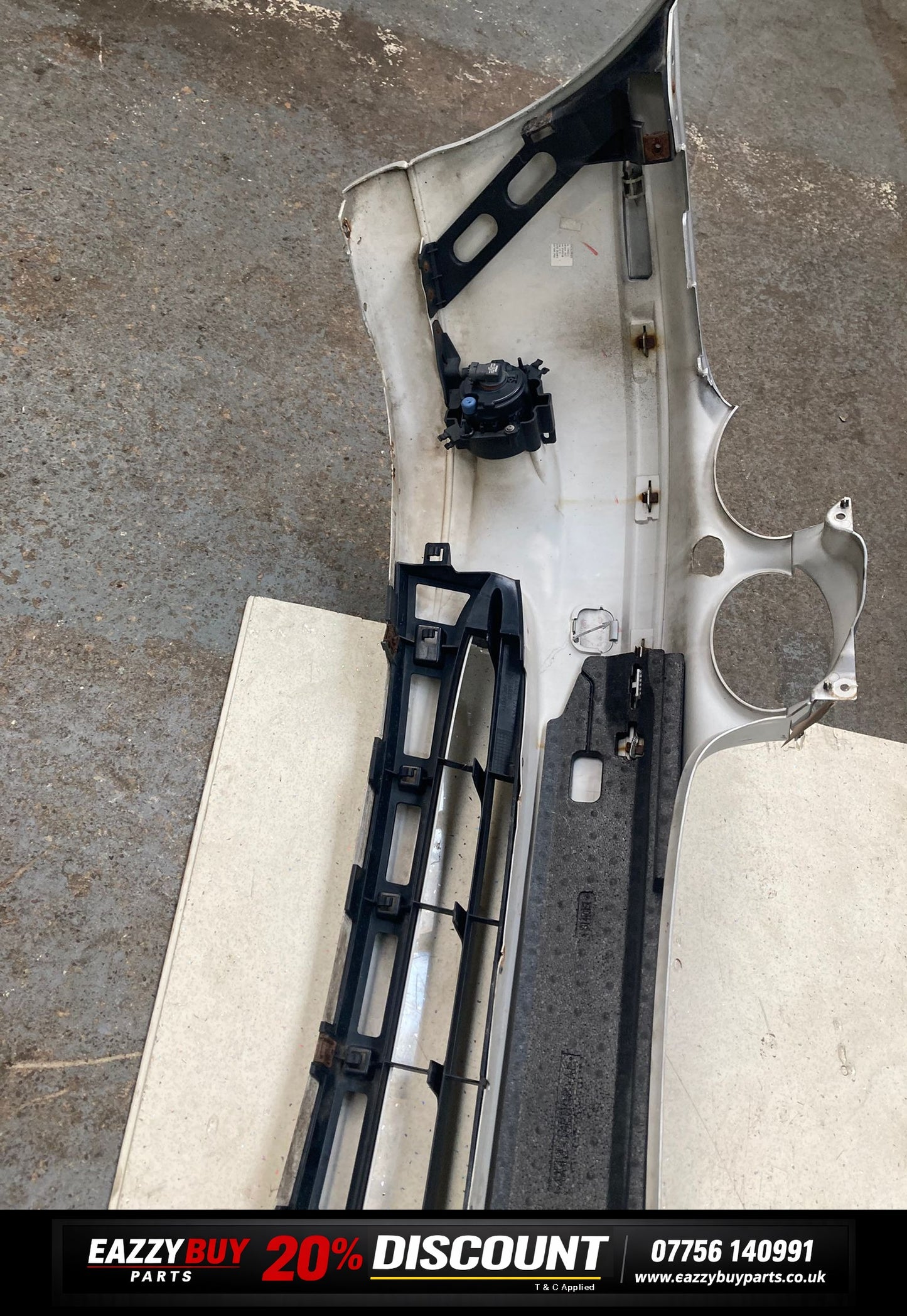 Jaguar X-Type X400  2001-2007 Front Bumper Slight damage 4x4317c831