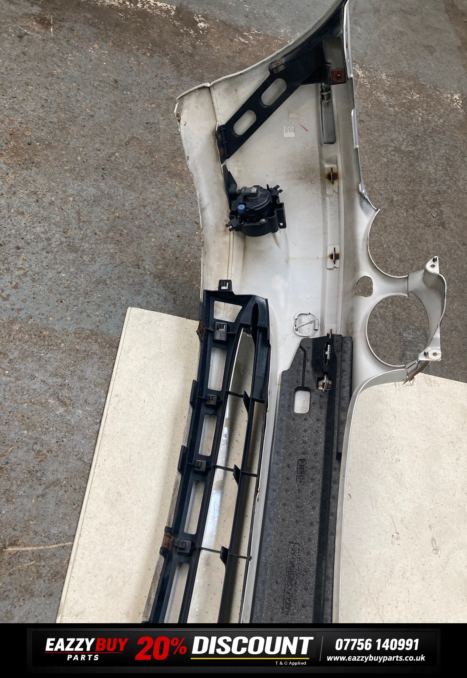 Jaguar X-Type X400  2001-2007 Front Bumper Slight damage 4x4317c831