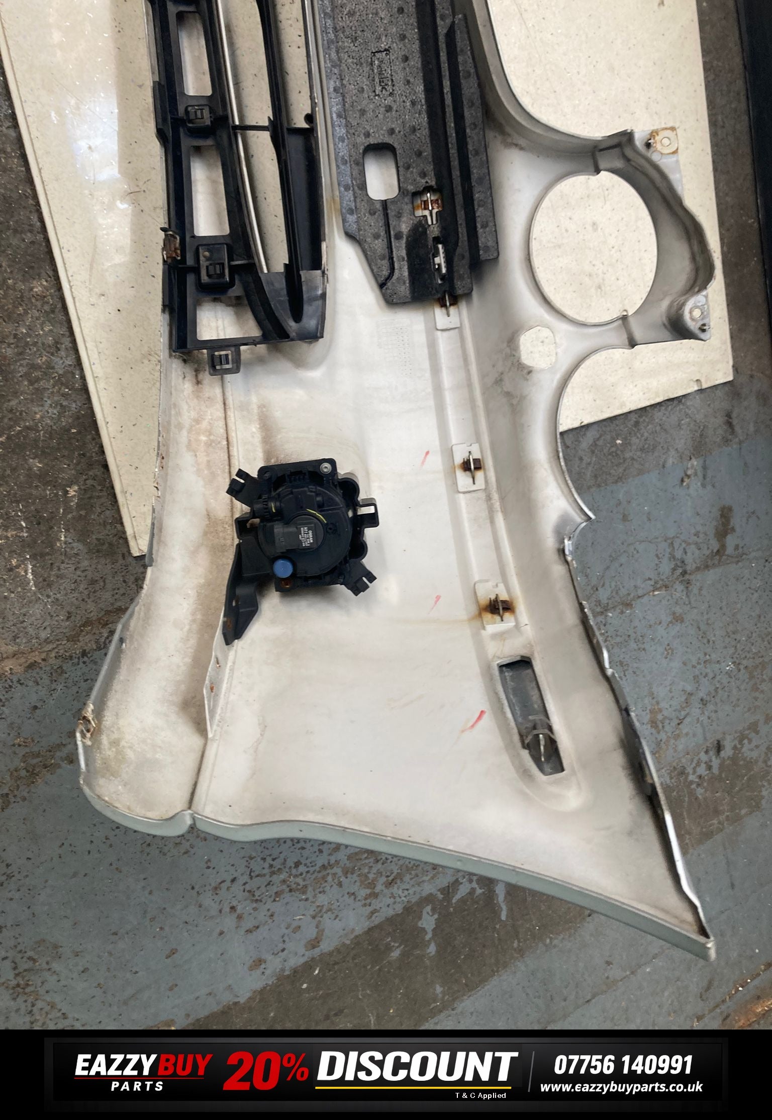 Jaguar X-Type X400  2001-2007 Front Bumper Slight damage 4x4317c831