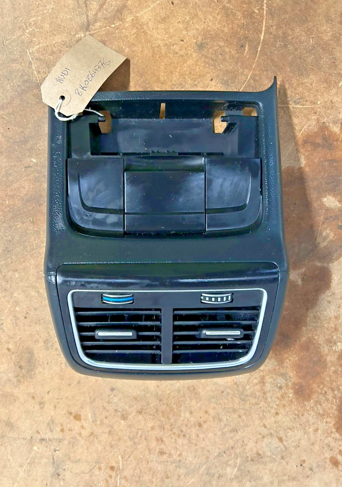 Audi A4 B8 A5 8T CENTRE CONSOLE REAR AIR VENTS AND TRIM 8K0864376