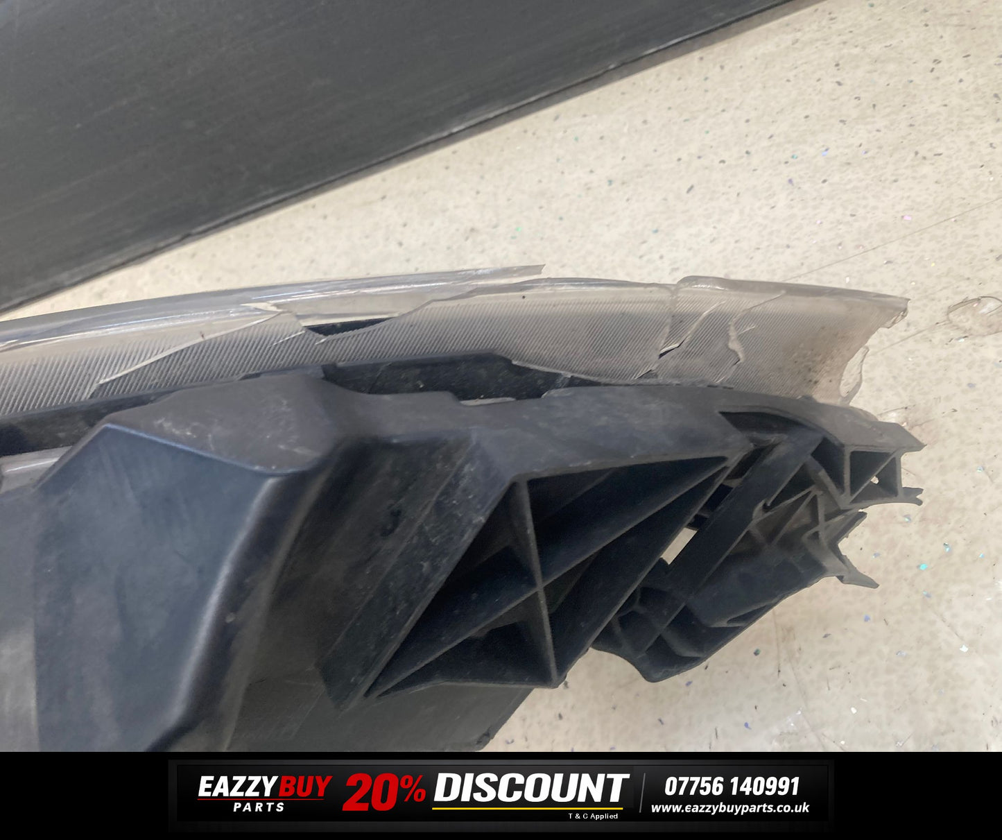 SEAT Leon MK3 Facelift Estate 13-17 Headlight Driver Side lense damage 5f2941008