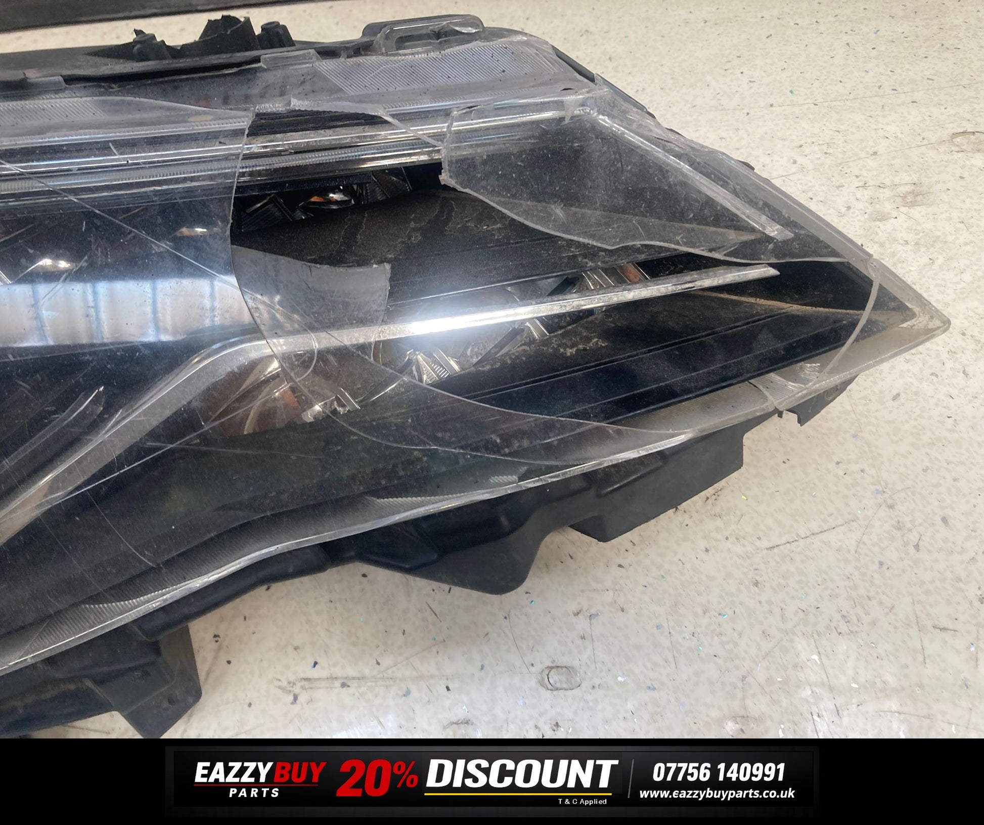 SEAT Leon MK3 Facelift Estate 13-17 Headlight Driver Side lense damage 5f2941008