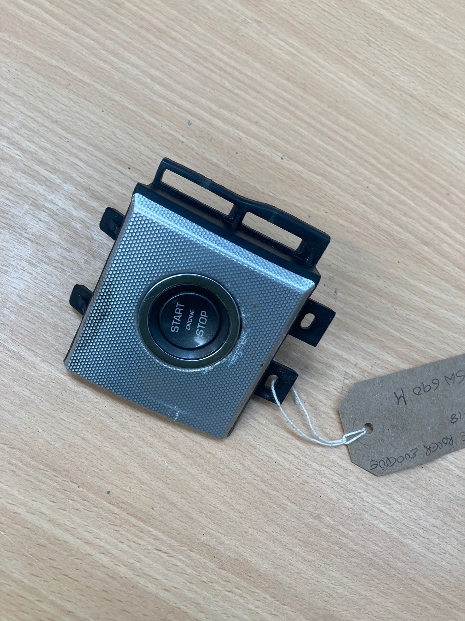 Land Rover Evoque L538 12-19 Ignition Switch Surround Trim ESW690M