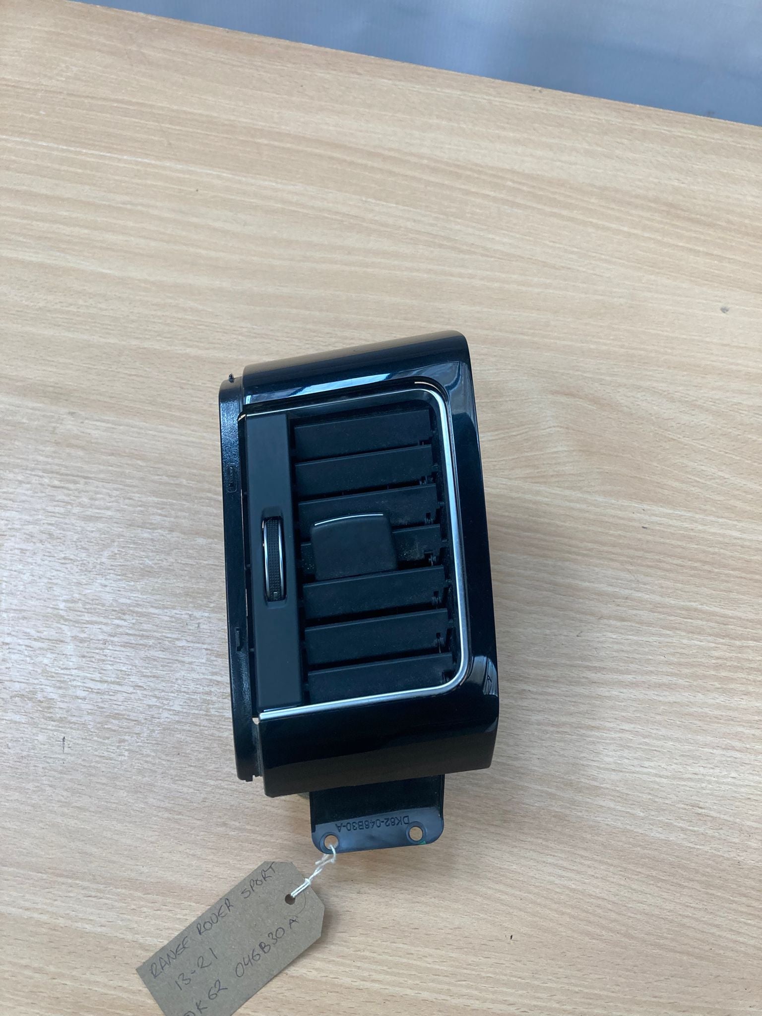 Land Rover Discovery L462 2018-21 Right Dashboard Air Vent dk62 046b30a