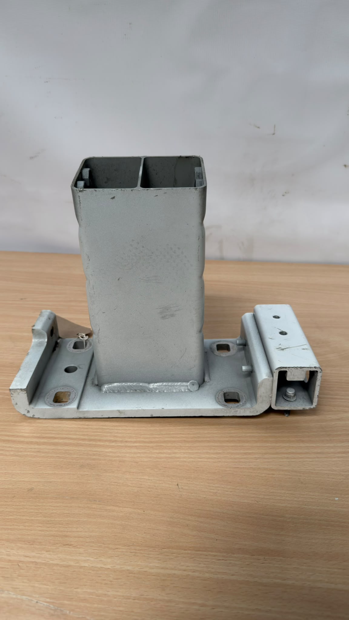Range Rover Sport L405 15-20 Crash Can Bracket cpla103a32ac