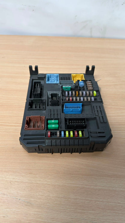 Citroen C3 MK3 Facelift 16-24 Body Control Module Fuse Box 9819851280