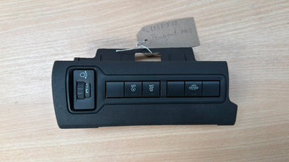 Peugeot 308 MK2 13-20 Headlight Switch 9678381877