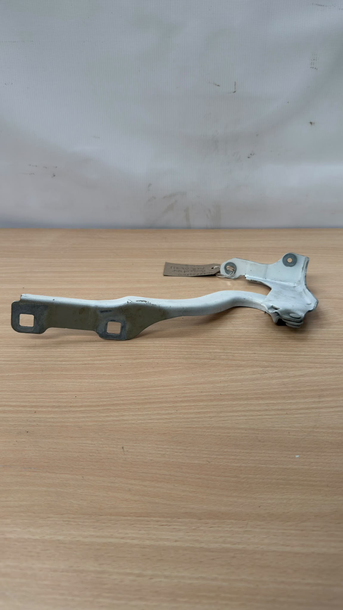 Peugeot 308 MK2 13-21 Front Left Bonnet Hinge 9677784800
