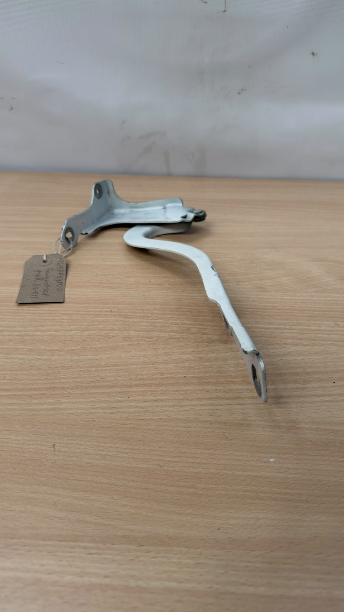 Peugeot 308 MK2 13-21 Front Left Bonnet Hinge 9677784800