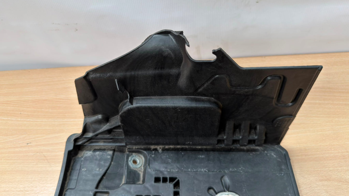VOLVO S60 P3 MK2 10-18 BONNET RELEASE CABLE SEAL COVER CAP    30716841