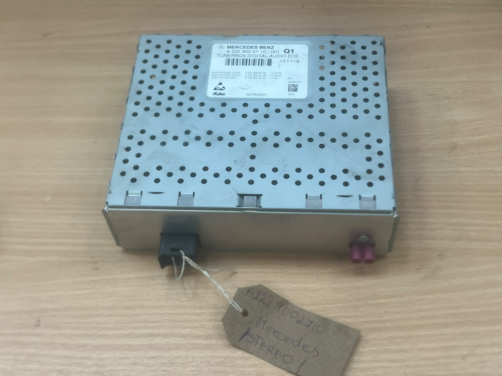 Mercedes-Benz E Class W212 2015 DAB Radio Tuner Control Unit A2229002710