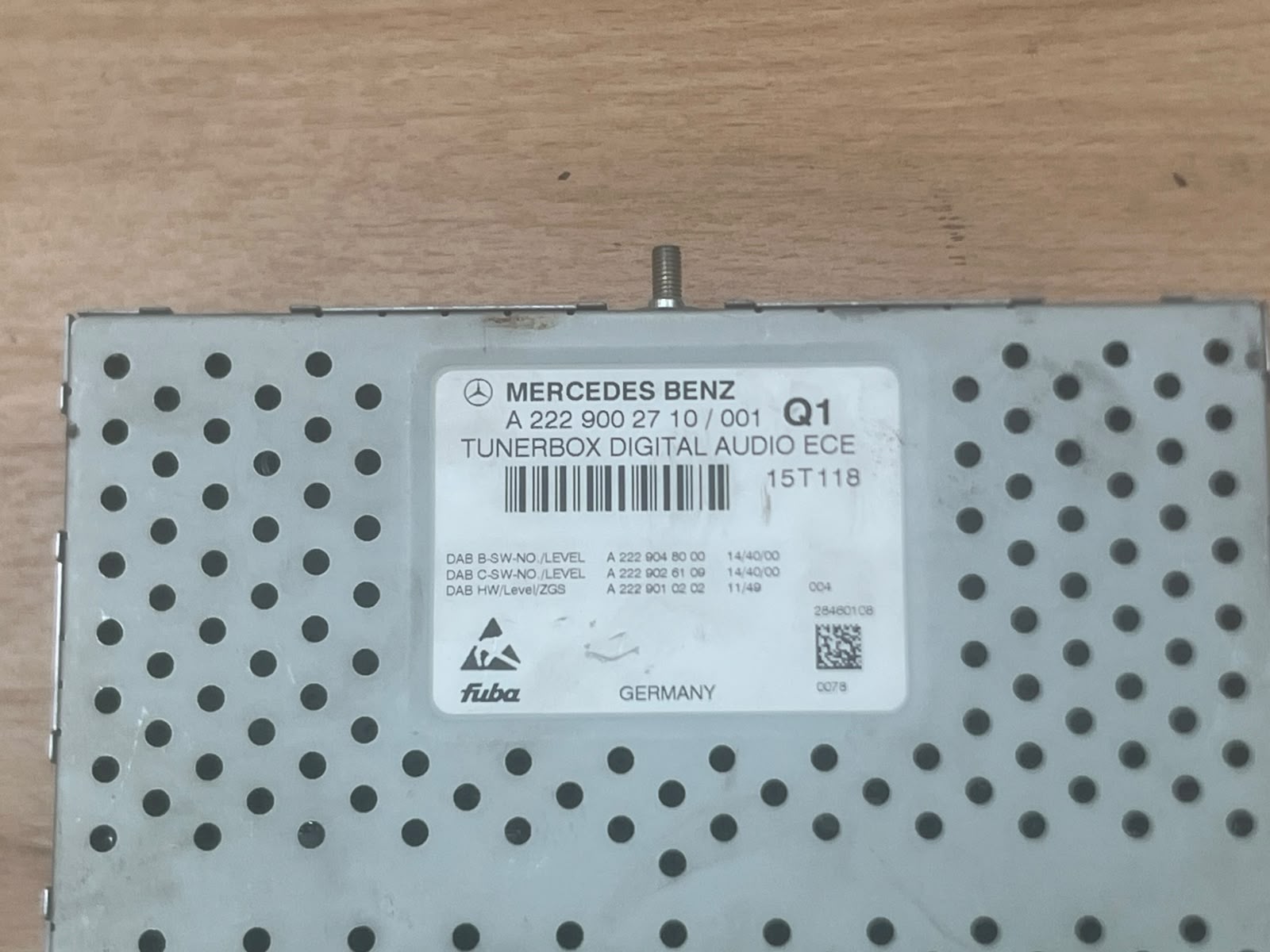 Mercedes-Benz E Class W212 2015 DAB Radio Tuner Control Unit A2229002710