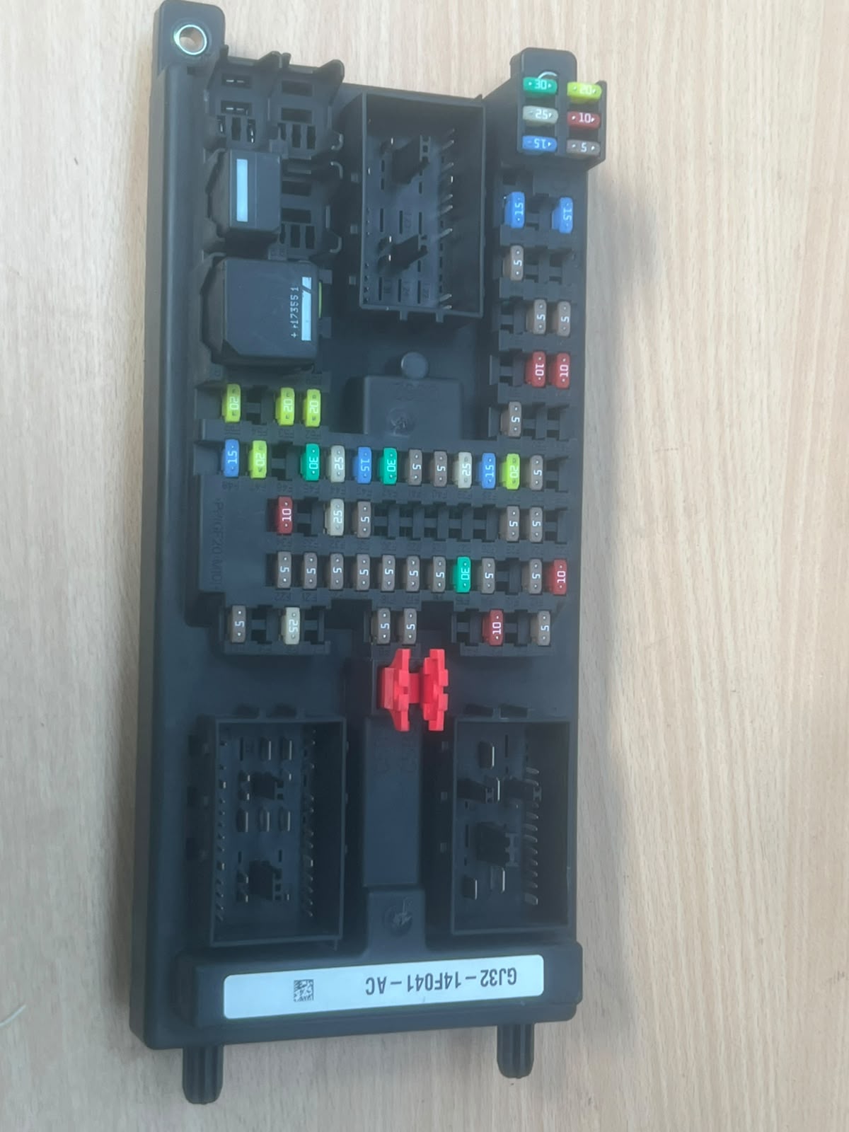 Range Rover Evoque L538 2015-2019 Fuse Box GJ3214F041AC