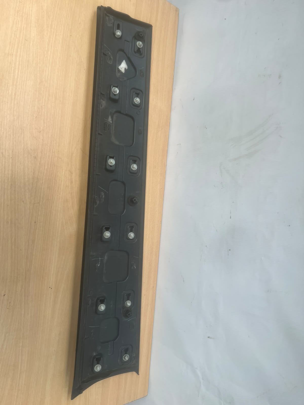Range Rover Evoque L538 Driver Side Front 2016-2018 Front Door Moulding Trim Rig