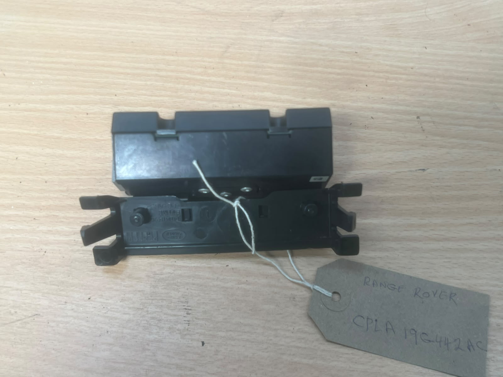 RANGE ROVER VOUGE L405 WIRELESS HEADPHONE TRANSMITTER CPLA-19G442-AC