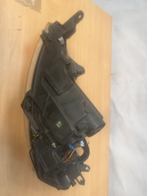 PEUGEOT 208 MK1 2013 PASSENGER SIDE HEADLIGHT LEFT SIDE HEADLIGHT
