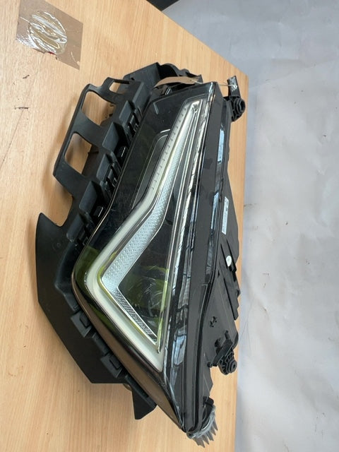 SEAT ATECA DRIVER SIDE RIGHT LED HEADLIGHT 2020 2024 577941031C FR