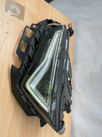 SEAT ATECA DRIVER SIDE RIGHT LED HEADLIGHT 2020 2024 577941031C FR