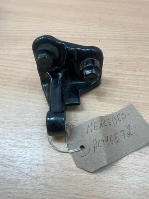Mercedes-Benz CLA C117 Coupe Driver Side Front Right Door Hinge A046572