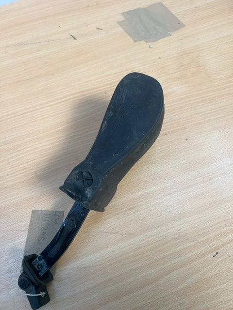 VW Golf  door hinge front left 5G0837267 36695109