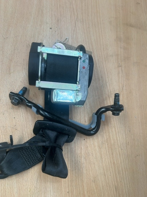 Volvo XC90 MK2 2016 Left Boot Seat Belt 630002100