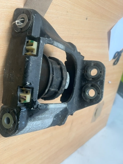 Volvo XC90 MK2 2017-2024 Engine Mount Right Side 326f22