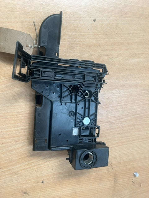 Volvo XC70 Cross Country Fuse Box Cover 32264787 2.00 30525405