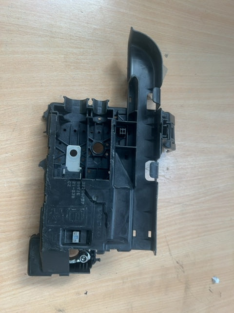 Volvo XC70 Cross Country Fuse Box Cover 32264787 2.00 30525405