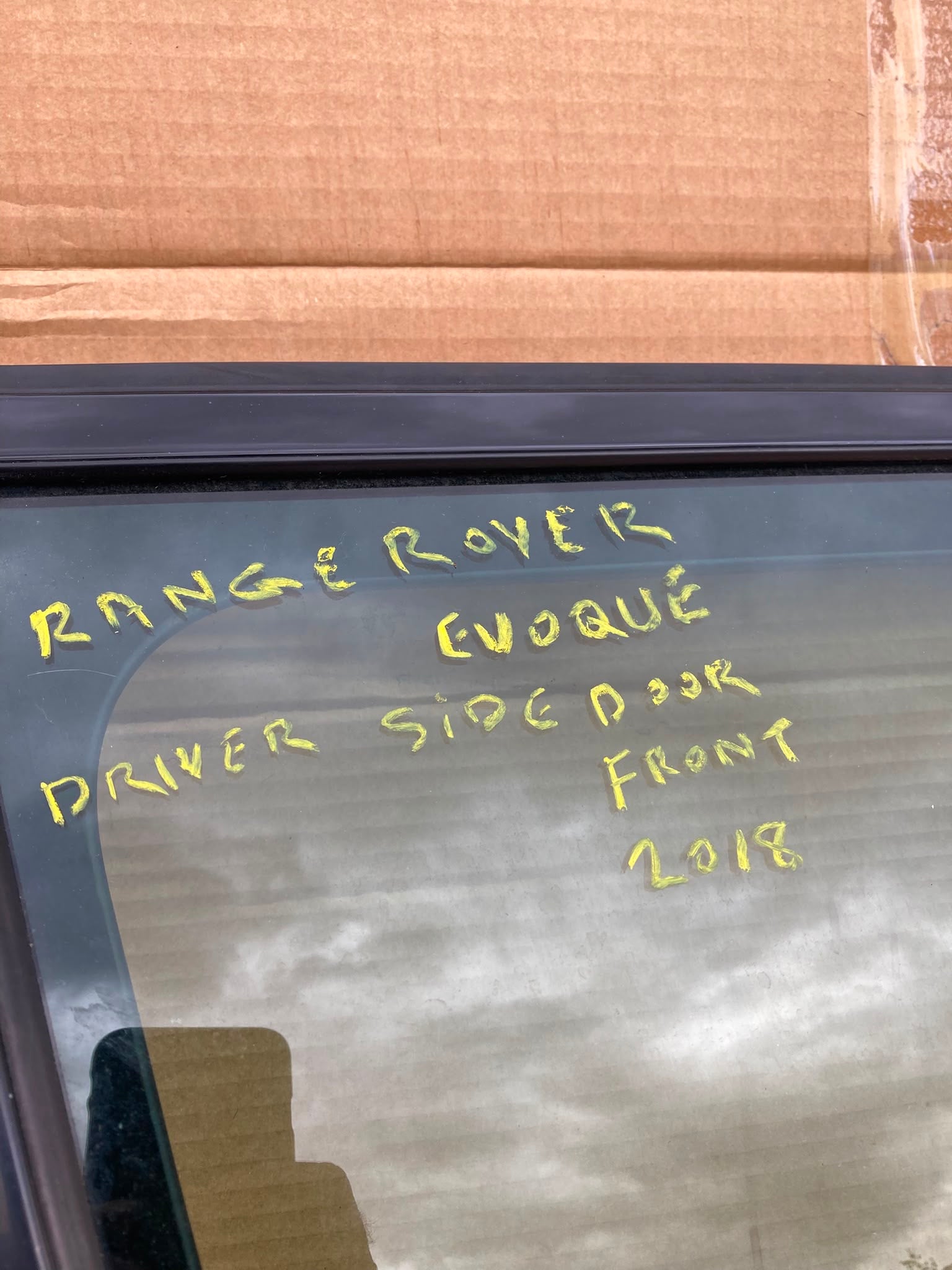 RANGE ROVER EVOQUE DRIVER SIDE DOOR FRONT 2018