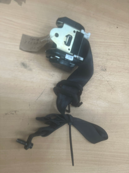 Volvo XC90 MK2 2015-2025 Rear Left Seat Belt 31675721