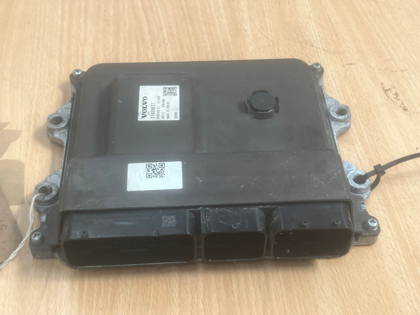 Volvo V60 MK2 2022 Engine Control Unit 31459637