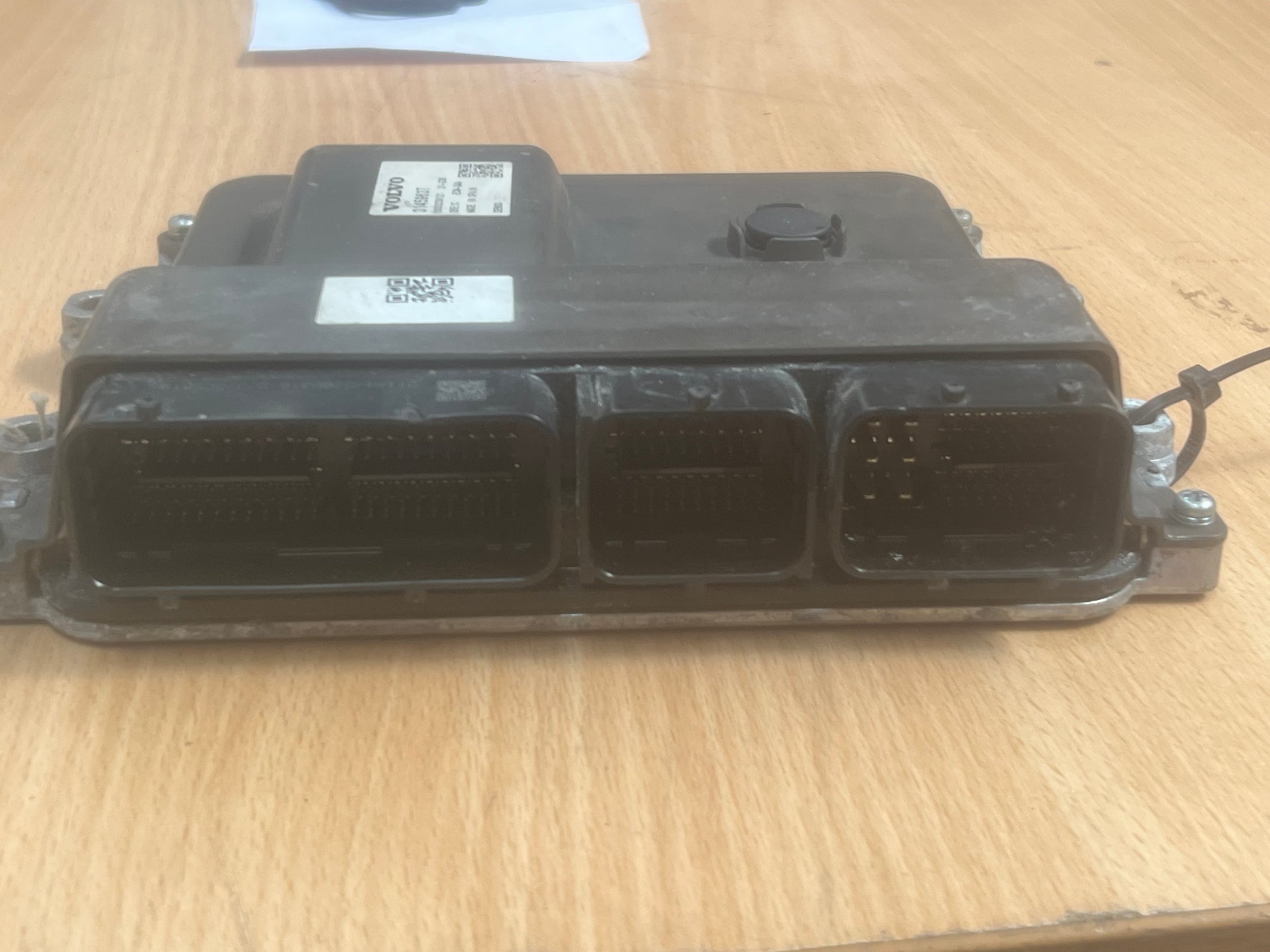 Volvo V60 MK2 2022 Engine Control Unit 31459637