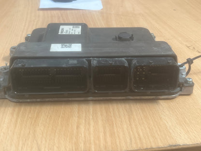 Volvo V60 MK2 2022 Engine Control Unit 31459637
